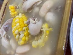 雪豆炖蹄花-大邑李记肥肠血旺