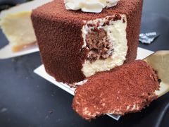 -UNI UNI(环亚凯瑟琳店)