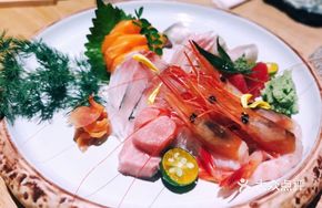 Six-Point Sashimi Platter