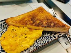 3.6牛乳炒蛋配牛油厚多士-羽山冰室