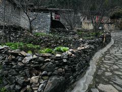 -高荡千年布依古寨旅游景区