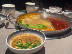 -伴山牛贵州黄牛肉火锅·苗疆非遗艺术餐厅(上海首店)