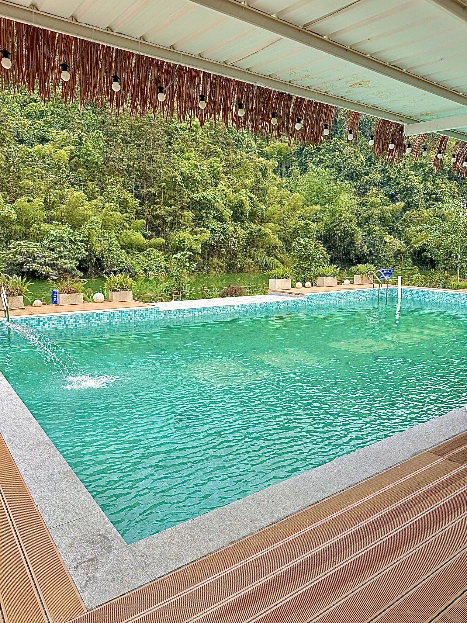清远|笔架山泳池餐厅 仿佛在泰兰德度假🏖️