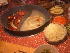 -赵美丽·重庆社区火锅·直营店(火车东站·中豪国际店)