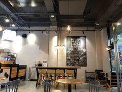 大堂-HELLO 27 意面·沙拉·帕尼尼