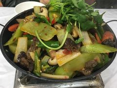 -乡土特色.冷锅鱼.牦牛肉汤锅