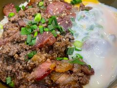 窝蛋牛肉饼煲仔饭-红星光发煲仔饭(文海店)