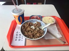 招牌牛肉饭套餐-吉野家(秀谷店)