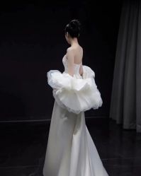 -衣贝姿婚纱礼服馆