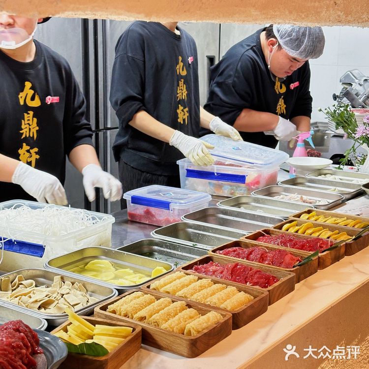 真在常州！！洞穴里吃火锅有点酷……