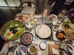 -尚尚仙·酸汤猪手·猪肚鸡火锅(华联万柳购物中心店)
