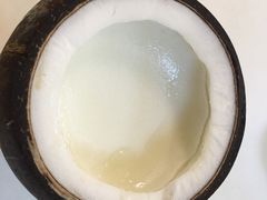 -志龙皇冠吃货椰子铺