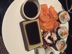 -唐拉雅秀酒店-西锦汇空中BBQ·思创餐厅