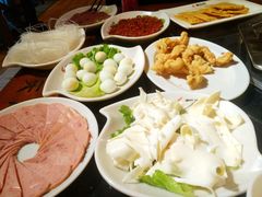 -红九格老火锅(三峡广场店)
