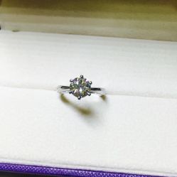 -威德钻石-克拉钻大本营(南京东路店)