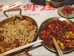 -肥肥虾庄·金牌油焖大虾(汉街SKP店)