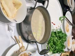 -红鼎豆捞·非遗鲍皇汤火锅(宝丰路店)