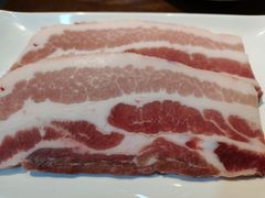 厚切五花肉-·缸桶屋·韩式牛肋条自助烤肉(西湖D11店)