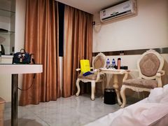 -好家园酒店(深圳坪山技术大学地铁站店)