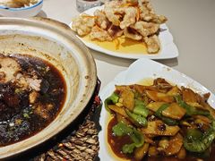 -老码头黑皮肘子锅包肉(赣水路店)