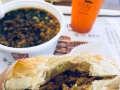 -荀记肉夹馍(三八家乐福店)