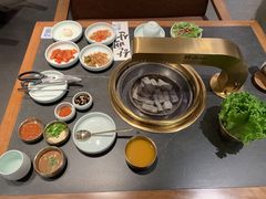 -韩白山·朝鲜族烤牛肉·酱蟹(长宁龙之梦店)
