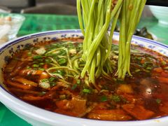 菠菜臊子面-令氏家外家周秦食府(高新店)