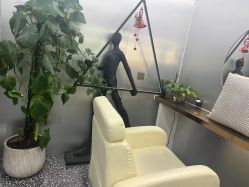 -Tloml salon