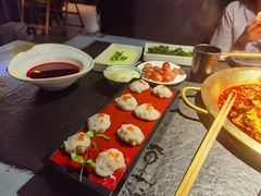 手工鲜虾滑-九鼎轩脆毛肚火锅(南京东路店)