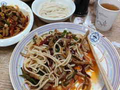 -歹歹的加个面过油肉拌面