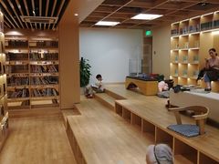 -漕河泾街道图书馆(漕河泾社区文化活动中心店)