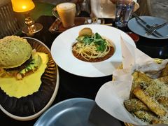 瀑布芝士牛肉汉堡-Let'sBURGERplus·非常创意汉堡(三里屯店)