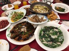 -侬佳蒸菜馆(听潮店)