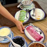胡同里全是街坊叔叔阿姨的店，别提多正宗了