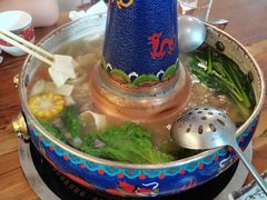 -毛辣果·贵州红酸汤牛肉火锅(西单店)