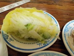 焯白菜-老爆肚满五香烧牛羊肉