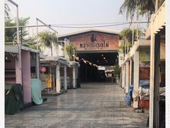 -席娜卡琳火车铁道夜市