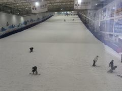 -乔波室内滑雪场