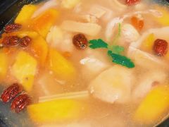 木瓜椰子鸡锅-汤城小厨•粤菜•靓汤(苏州街店)