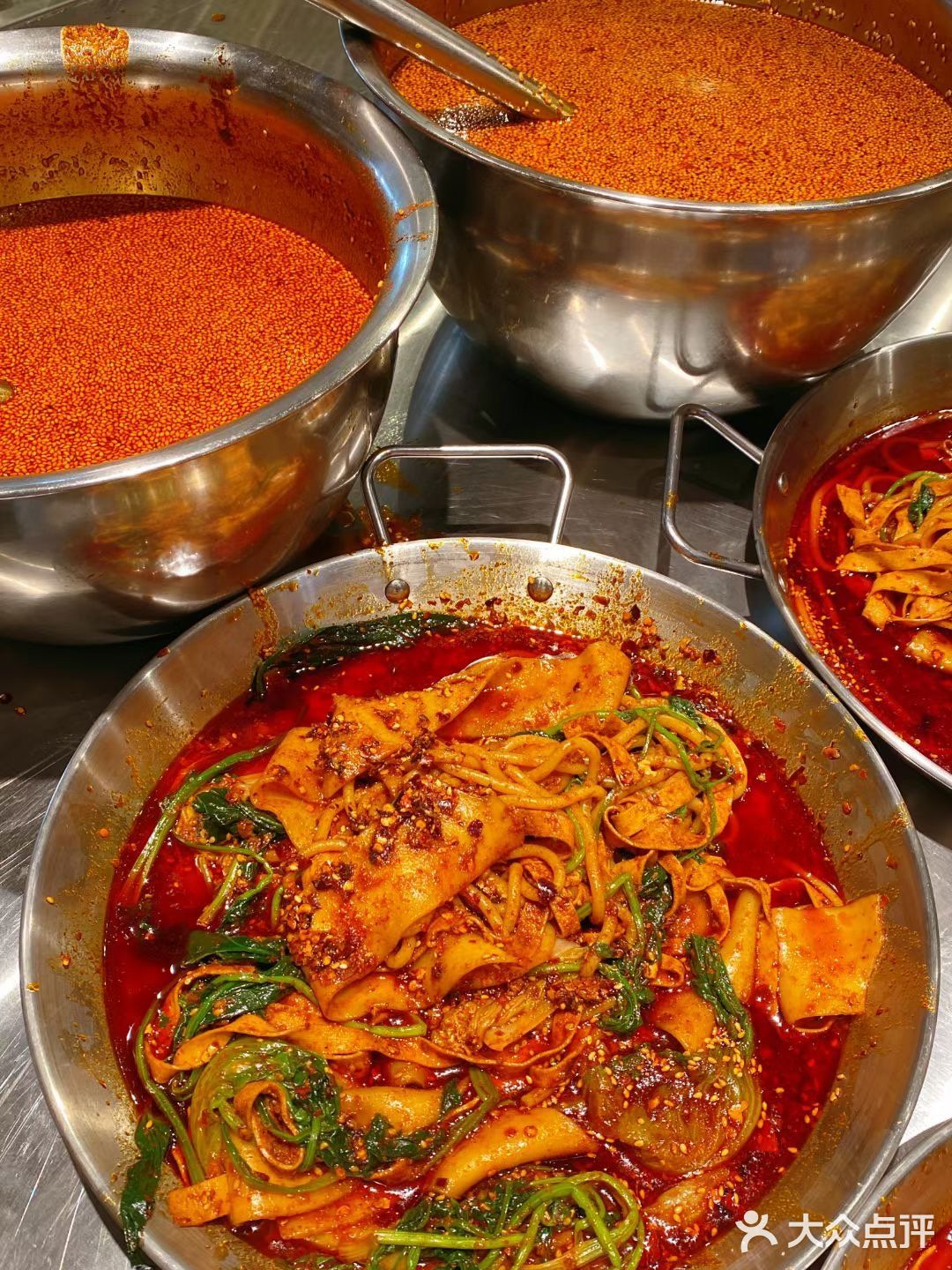 已经是第三回来吃他们家麻辣烫了啊[流泪]根本忍不住[流泪]