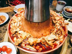 -沪小二炭火蛙锅(淮海中路美食不夜城店)