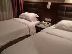 -维也纳酒店(罗湖口岸国贸东门店)