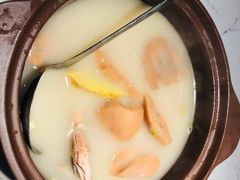 洪湖藕汤-小凤庭·地道湖北菜武昌鱼·铫子藕汤(黄鹤楼店)