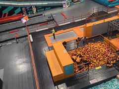 -极限PLAY运动娱乐新世界·团建派对潮玩休闲馆·室内蹦极高空游乐园