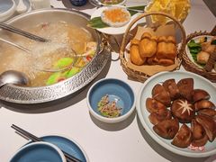 -左庭右院鲜牛肉火锅(七宝领展广场店)
