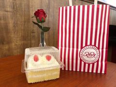 -红宝石·鲜奶小方·海派西点房(南丹店)