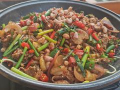 干锅带皮牛肉-古城苗家土菜馆(河景餐厅店)