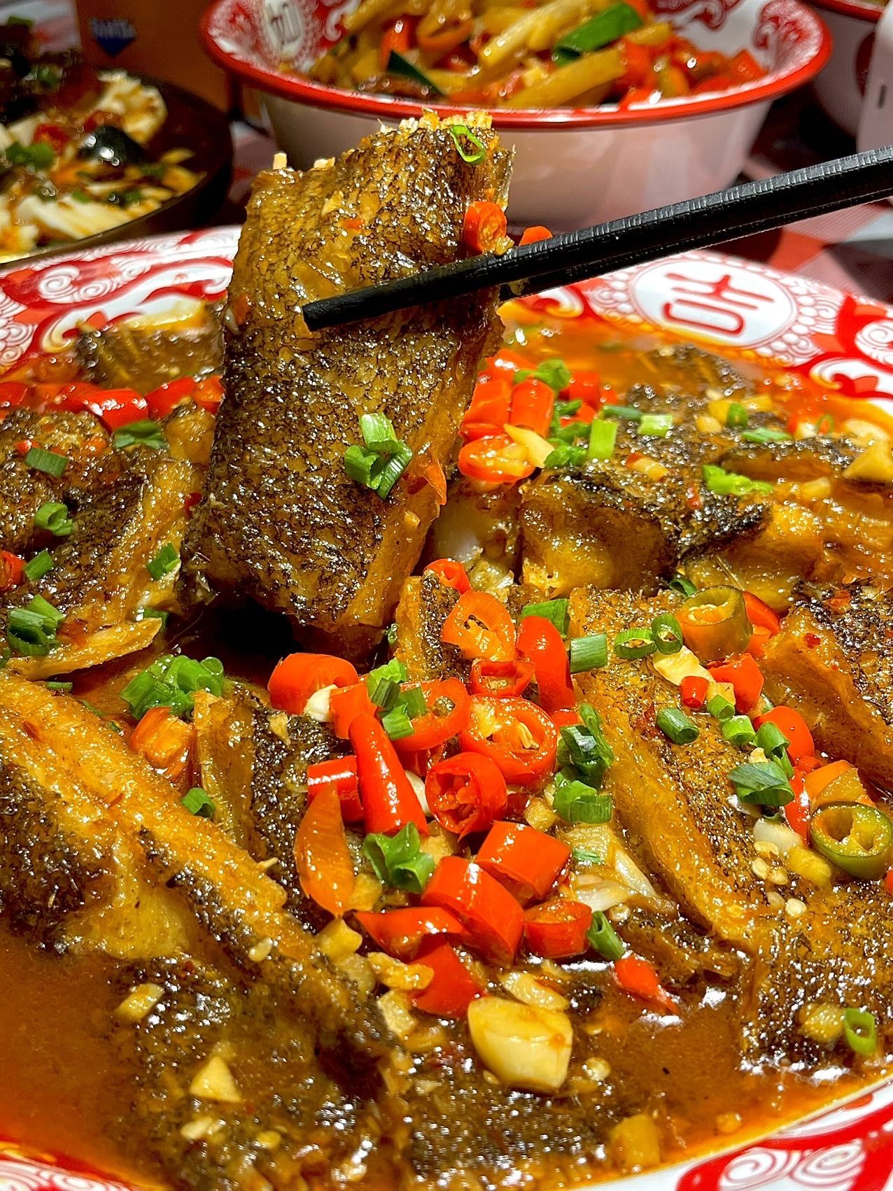 数二的存在,味道特别正宗,而且菜量很大

湘味鳕鱼尾特别软烂入味