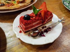 草莓红丝绒蛋糕-盘炉forenza·云贵川融合小食堂 ( 钟楼中柳巷店)
