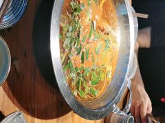 -野山舂·贵州现舂酸汤火锅(鸿通城店)